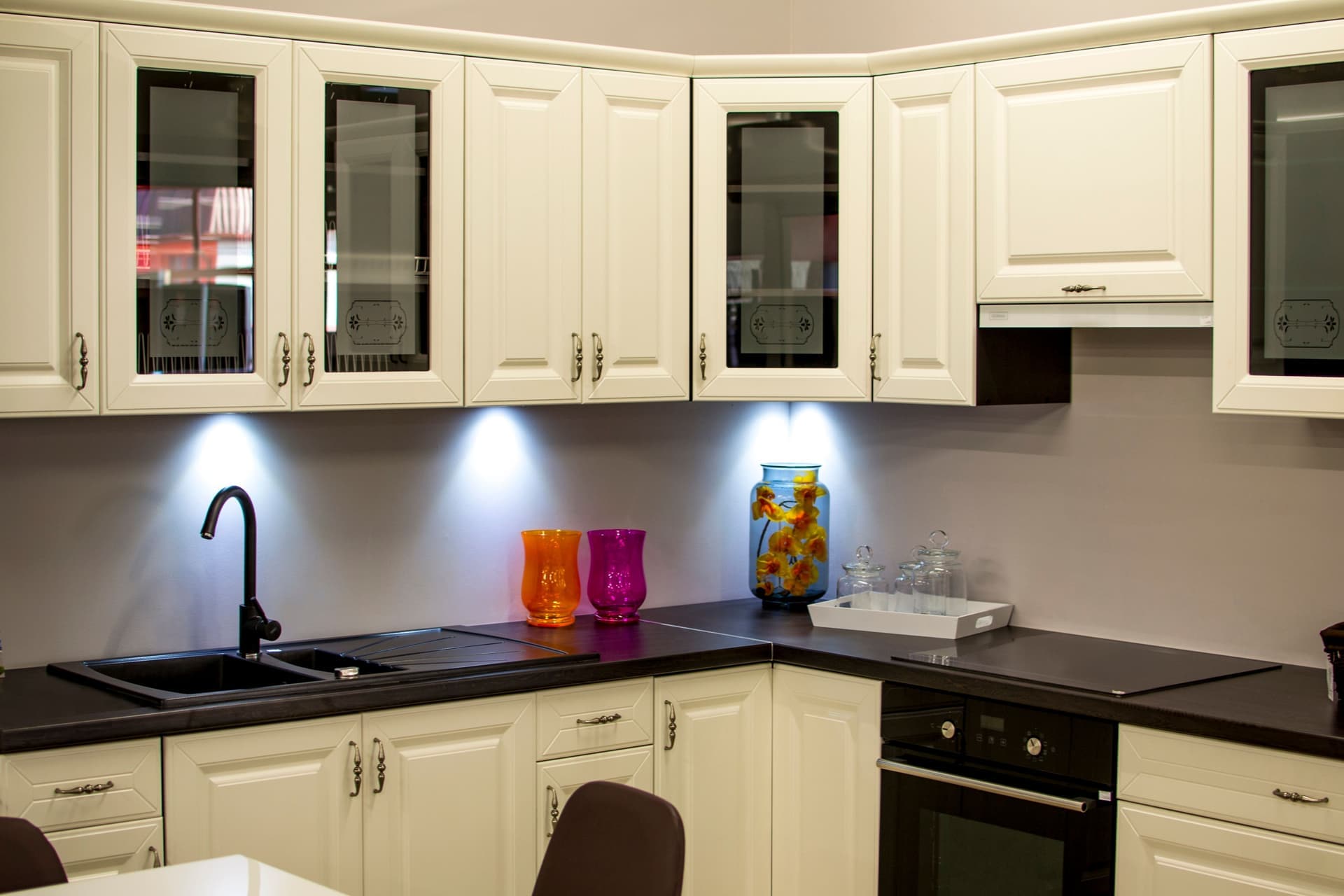 A closed white kitchen cabinet door with no visible hardware